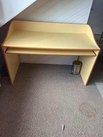 Geel Bureau+extra uitschuifbaar Blad[iets beschadigd] GRATIS