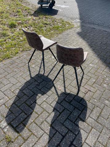 Eetkamer stoelen, bruine stoel