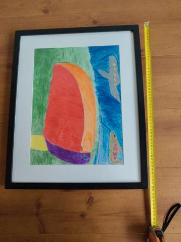 Zwarte fotolijst met kindertekening