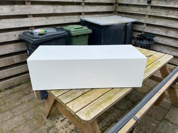 TV-kast (zwevend model) gratis afhalen