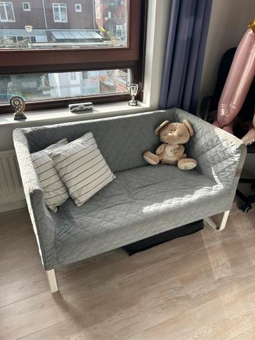 Bankje met kleine beschadiging