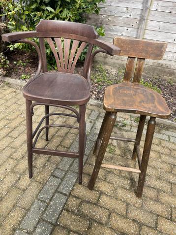 Twee houten barkrukken - Gratis af te halen in Blaricum