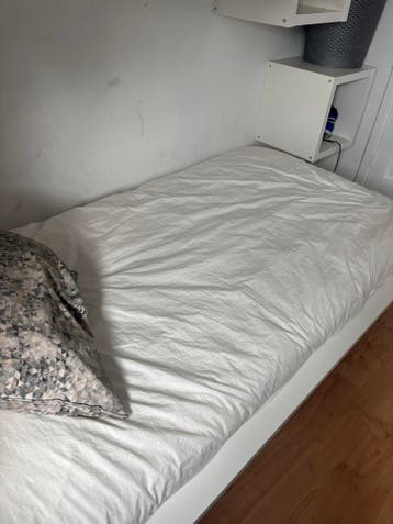 IKEA Malm bed 90x200