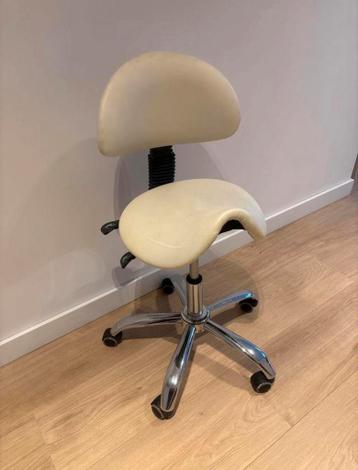 Gratis op te halen: Verstelbare bureaustoel, crème/wit