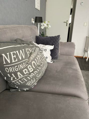 Gratis op te halen Grijze loungebank