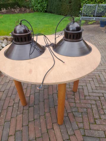Lampen en Tafel