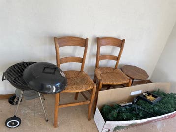 GRATIS OPHALEN, barbecue stoelen, kerstboom, tafeltje