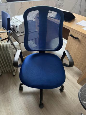 GRATIS BUREAU & STOEL AF TE HALEN