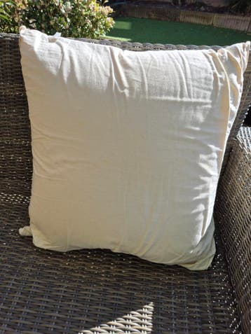 Gigantisch kussen zonder hoes
