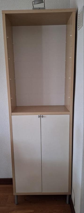 Ikea kast, H 210,  B 68,   D 40