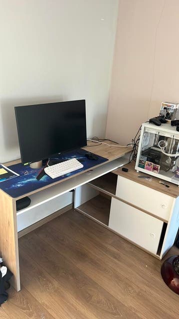 White desk and chair