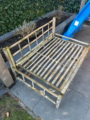 Bamboe bankje gratis af te halen