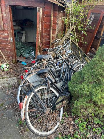 4 oude fietsen gratis op te halen