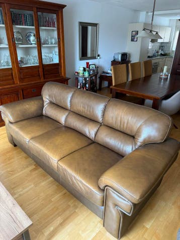 Lederen 3-zits bank - 2,44m breed. Gratis af te halen