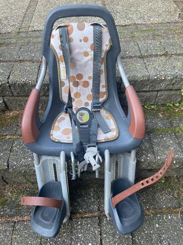 Kinderzitje voorop de fiets