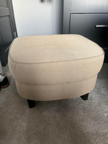 Klein poefje, gratis af te halen