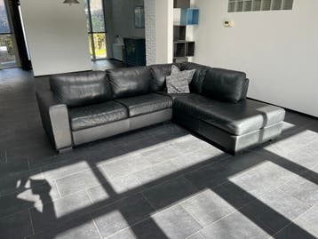 Zwart lederen hoekbankstel