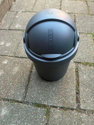 Klein prullenbakje gratis