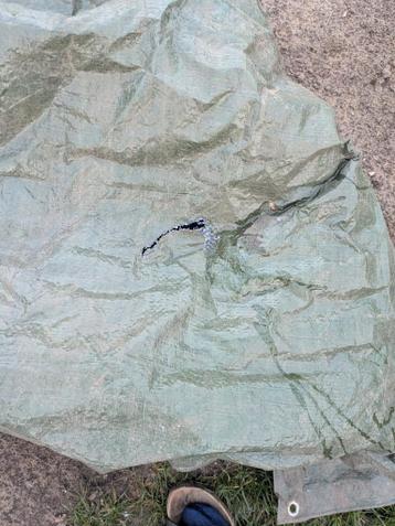 Plastic zeil met gaten