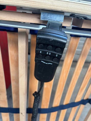 Elektronische verstelbare bedbodem