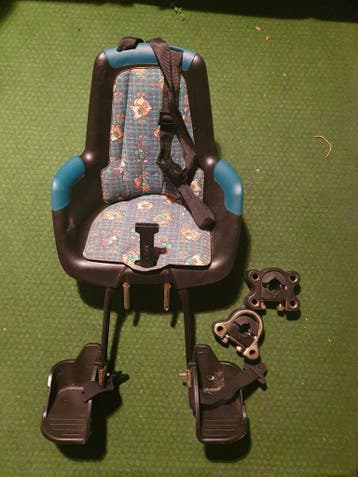 Fietsstoeltje voor kind met bevestiging