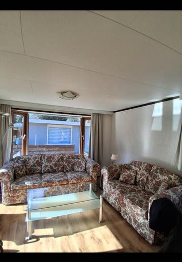 Gratis op te halen in Ermelo banken tafel tv kast en lampen