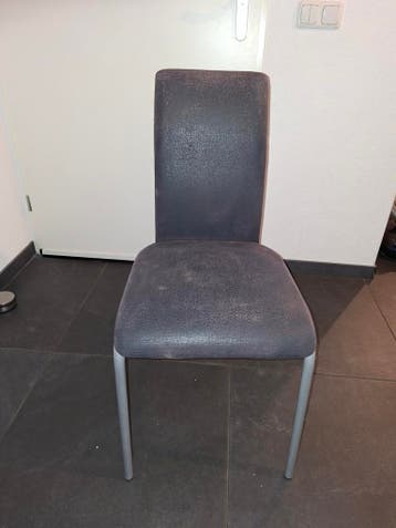 6 eetkamerstoelen gratis af te halen
