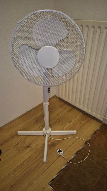 Witte Statiefventilator - Perfect voor warme dagen