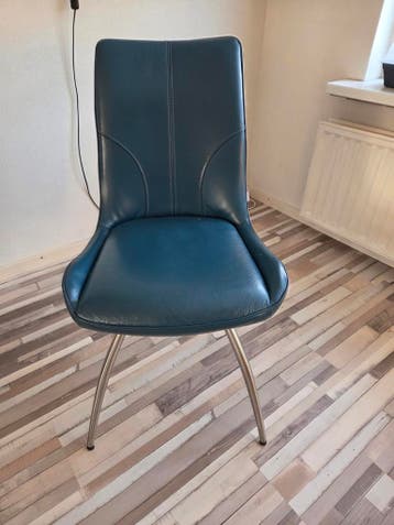 5 leren eetkamerstoelen Xooon.