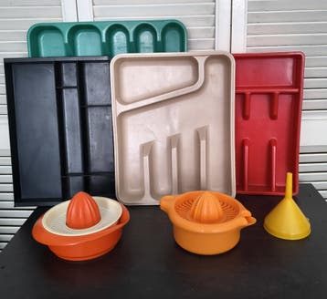 Afdruiprek, citruspers, trechter en bureau organizer Gratis