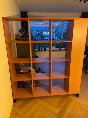 GRATIS: Ruime open boekenkast (165x188 cm)