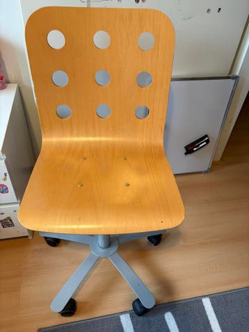 IKEA bureaustoel van hout met wieltjes