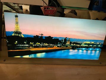 Foto schilderij glas Parijs met verlichting stekker