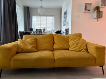 Tweedehands bank oker geel