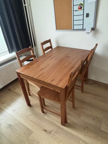 Tafel + 4 stoelen GRATIS AFHALEN