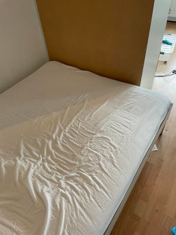 Gratis Ikea bed 140 breed met 6 opbergbakken