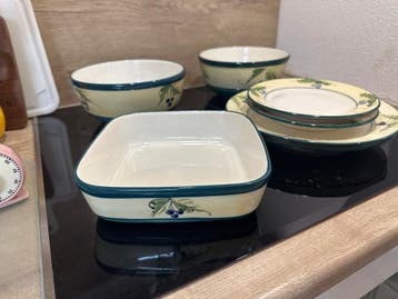 Servies set met bessen decoratie, bijna gratis