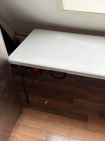 Gratis Opvouwbare witte tafel!