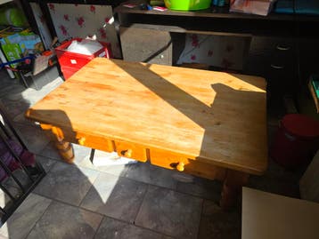 Houten salontafel 120x74x46 cm met 3 lades