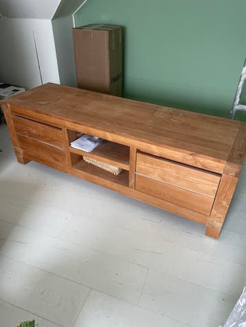 Dressoir tv kast gratis af te halen.