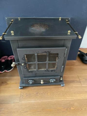 Kleine zwarte kachel