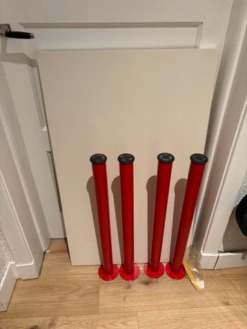 Bureau met 4 losse poten