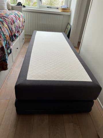 Twee matrassen 80x210cm voor goed doel