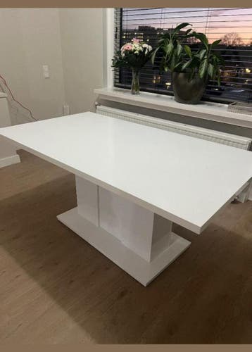 Dinning table