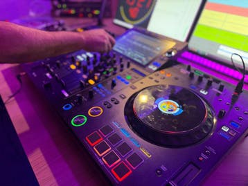 Te Huur  Professionele Muziek Studio.