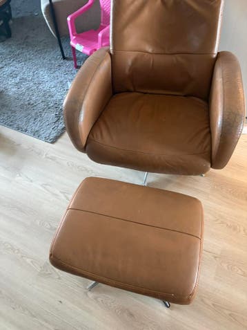 Gratis af te halen stoel met krukje