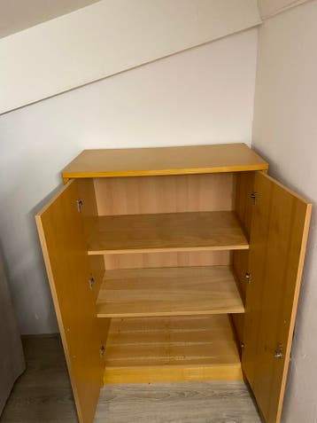 Houten kastje met 2 deuren en 2 planken - 120x80x41cm