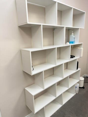 Wandkast / vakkenkast – gratis af te halen