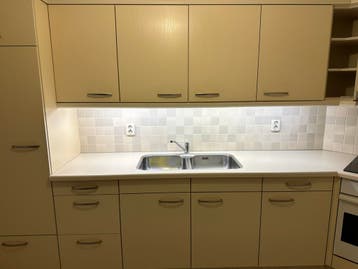 Gratis keuken incl. apparatuur, zelf demonteren.