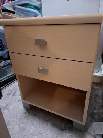 Gratis Set van 2 gelijke nachtkastjes